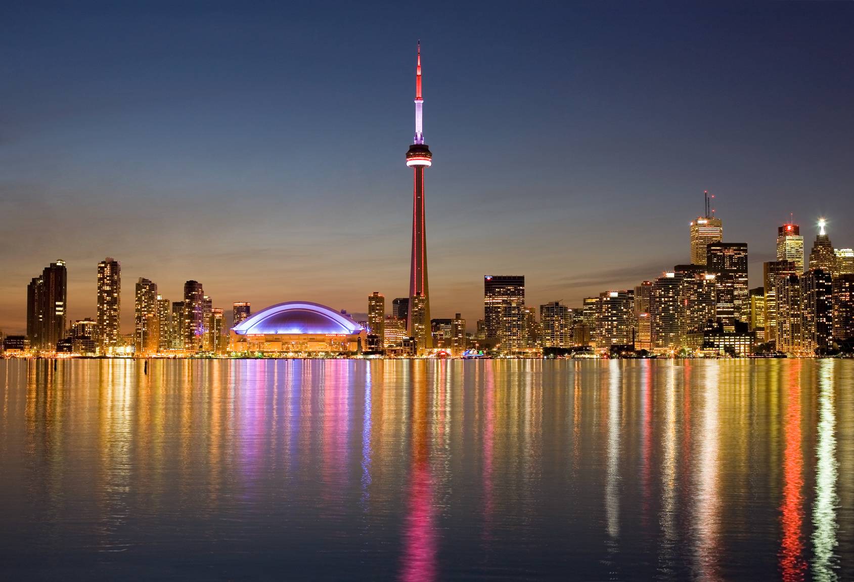 Toronto skyline at night